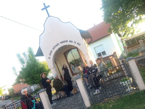 Svibanjska krunica u Črnilovcu, u kapeli sv. Josipa, 2020.