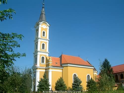 Sveta Barbara-župna crkva u Jakšiću